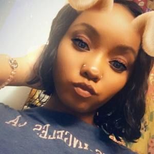 Meet your Posher, Monique